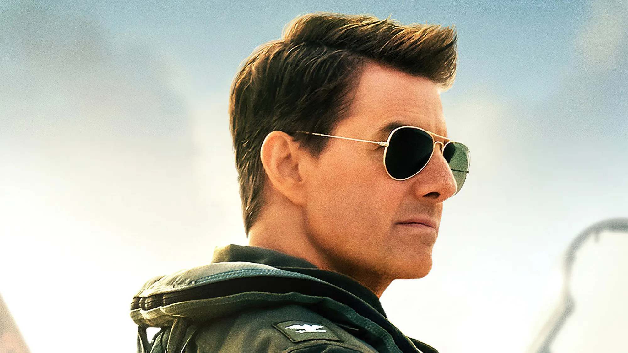 Tom Cruise đeo kính phi công